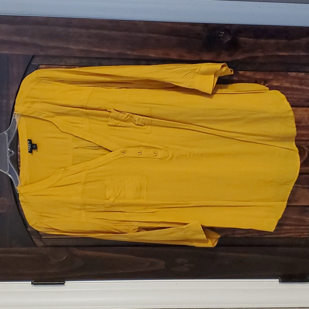 EUC Torrid mustard yellow blouse